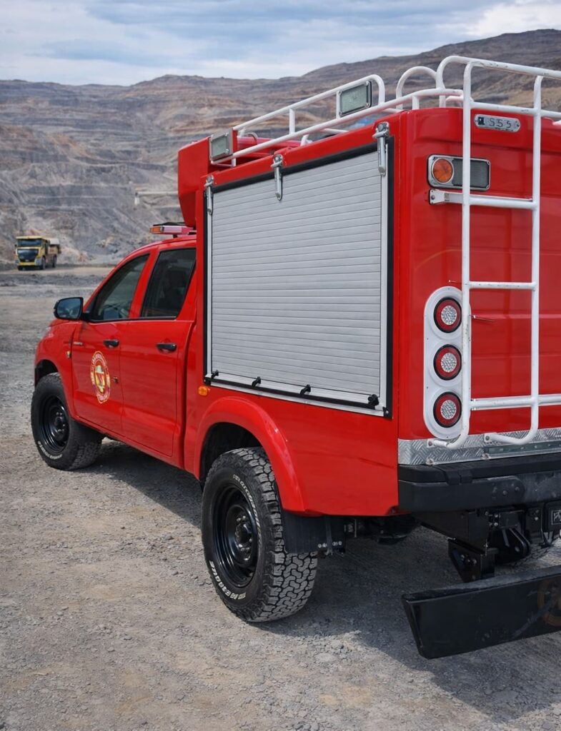 Camioneta autobomba contra incendios